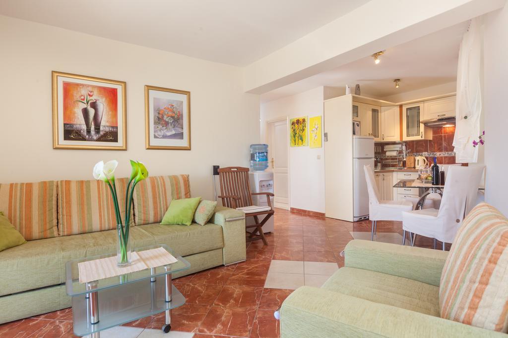 Kalalarga Deluxe- Centre&balcony * Makarska