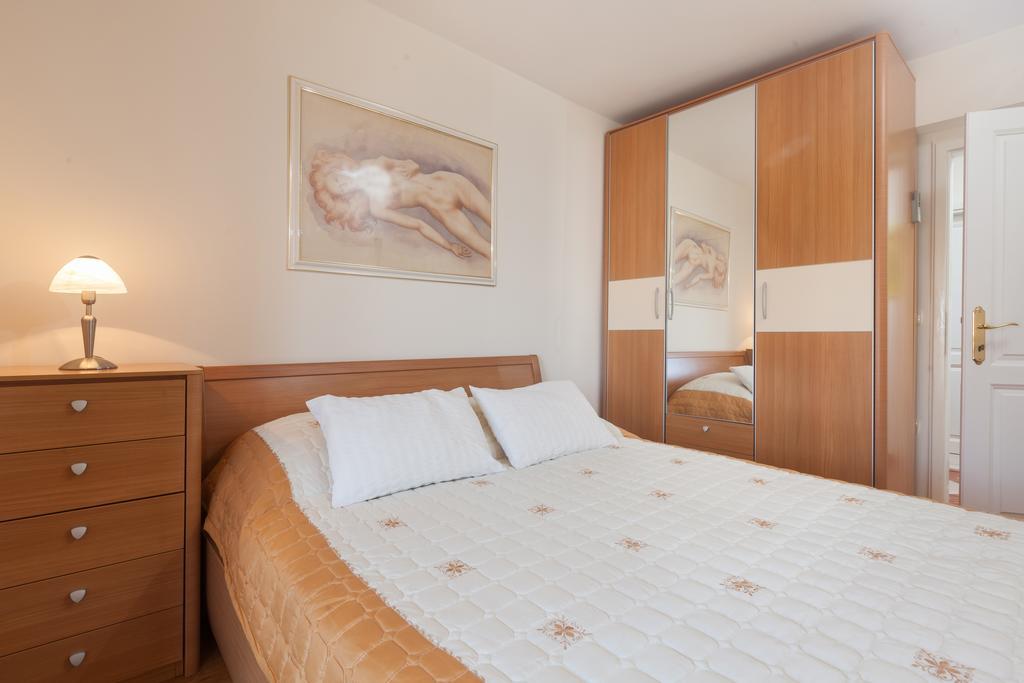 Kalalarga Deluxe- Centre&balcony * Makarska